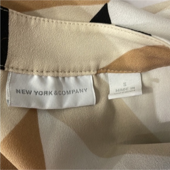 New York & Company Geometric Print Blouse - Picture 5 of 6